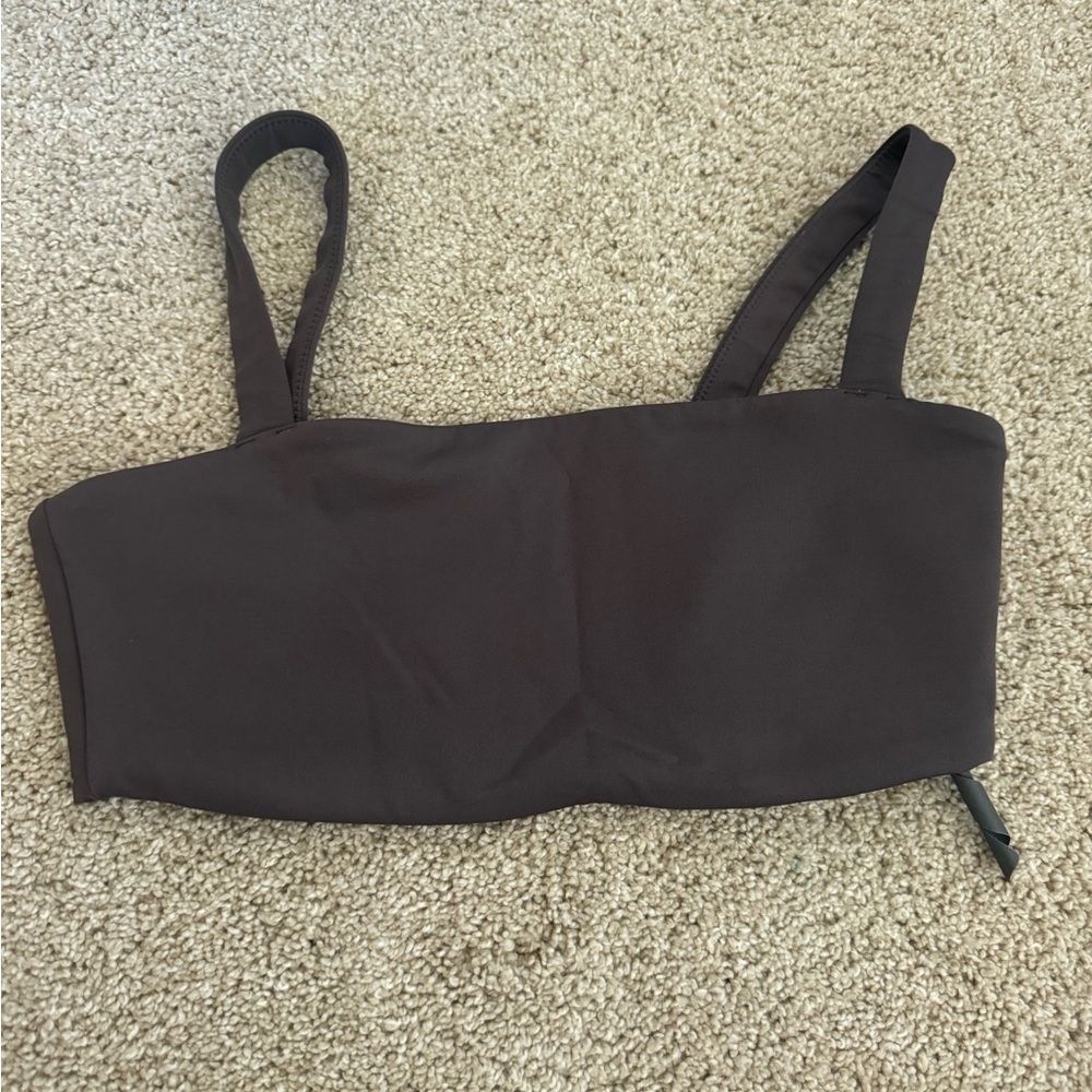 Vuori sports bra